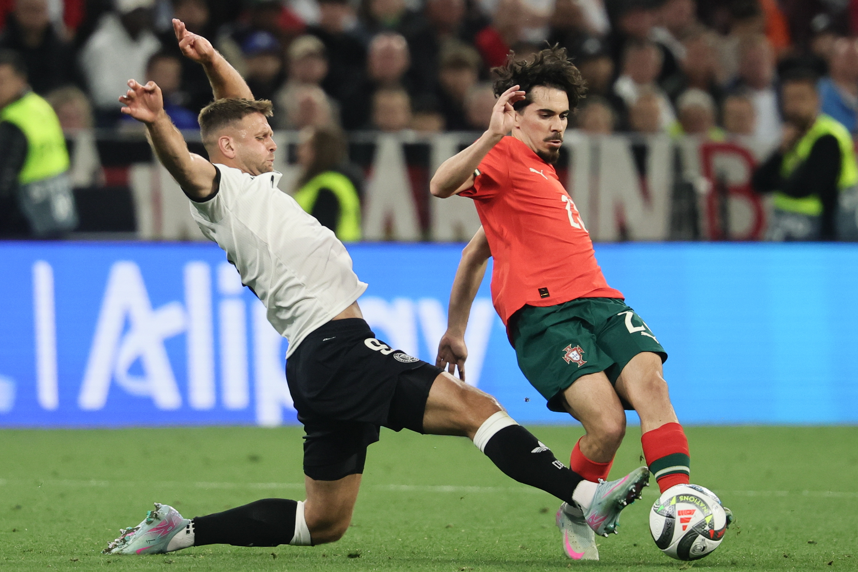 Kaiyun Sports欧篮联倒计时；葡萄牙体育国际比赛日外线爆发；细节引发关注；目标明确；临场指挥获称赞的简单介绍