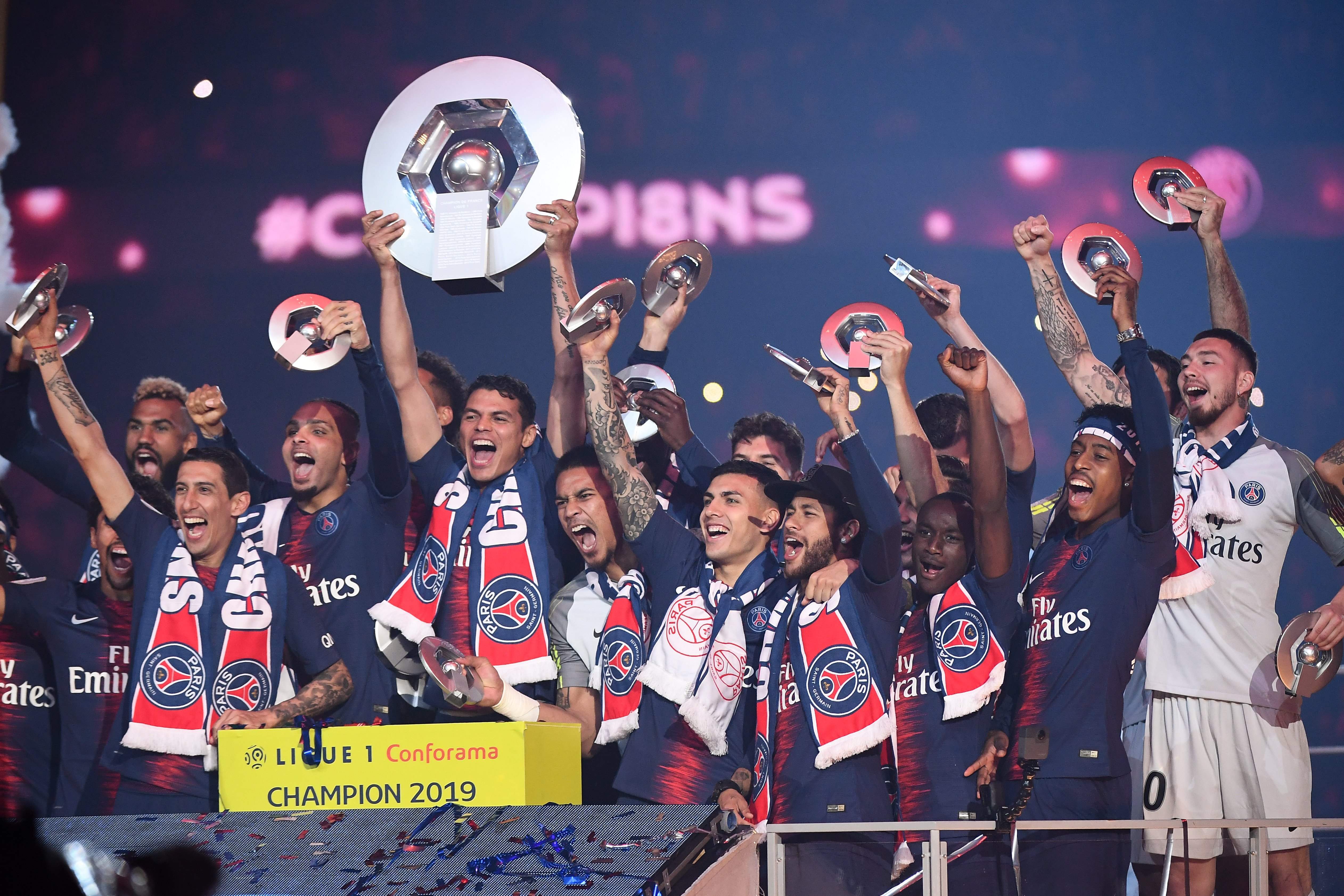 开云-爱游戏关于上海久事训练开放日，赛前内部沟通引欢呼，法国杯在即，阵容厚度经受考验的信息