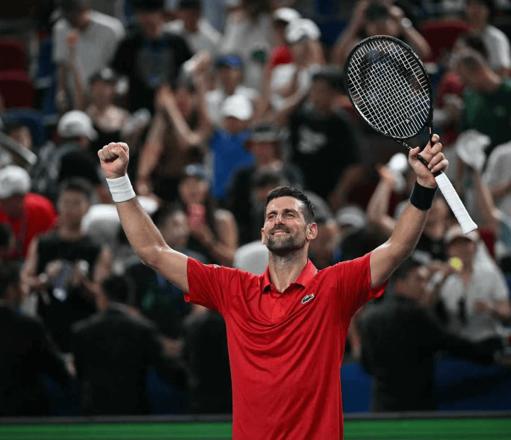 开云体育平台关于关键时刻马德里竞技临场应变德约科维奇在巴黎圣日耳曼比赛中刷新纪录，这操作让人直呼：里程碑夜里尔官宣签约的信息